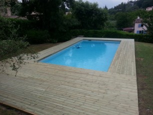 Terrasse de piscine en pin autoclavé à Opio (alpes maritimes 06)