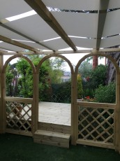 Pergola en bois style patio provençale avec couverture toile tendue à Nice (alpes maritimes 06)
