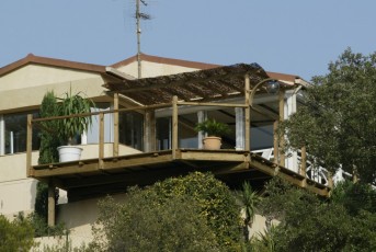 Terrasse bois sur pilotis en pin autoclavé à Roquebrune sur argens (var 83)