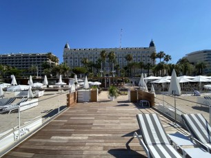 Réalisation des terrasses en ipé et des toitures en Teck de l'hôtel Carlton à Cannes, Alpes Maritimes, 06