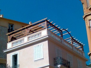 Pergola entièrement sur mesure pour toit terrasse à Monaco