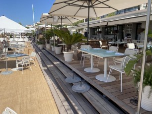Réalisation des terrasses en ipé et des toitures en Teck de la plage 45 (Grand Hotel) à Cannes, Alpes Maritimes, 06